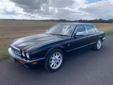 Daimler Double Six V12 6.0 318
