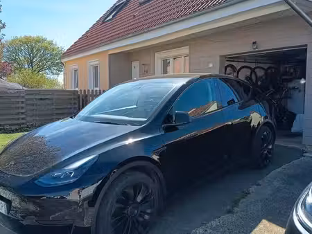 Tesla Model Y Grande Autonomie 275