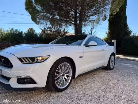 Ford Mustang Fastback V8 5.0 421