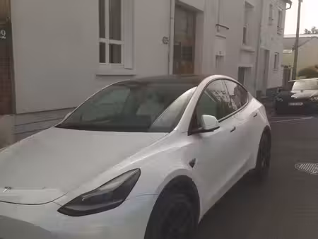 Tesla Model Y Grande Autonomie