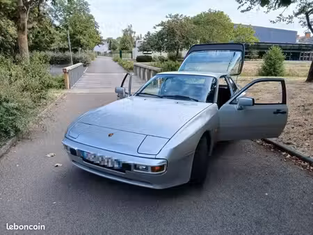 Porsche 944 S