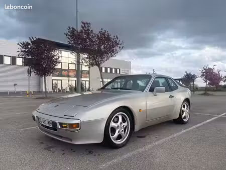 Porsche 944 S