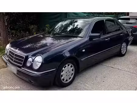 Mercedes-Benz Classe E E 220 95