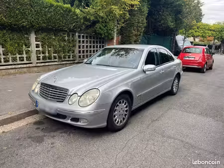 Mercedes-Benz Classe E E 220 2.1 150