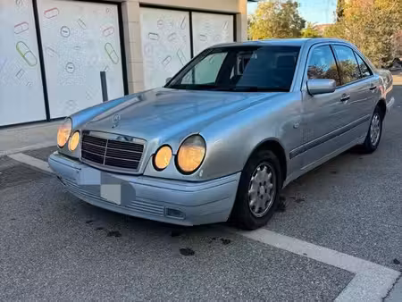 Mercedes-Benz Classe E E 220