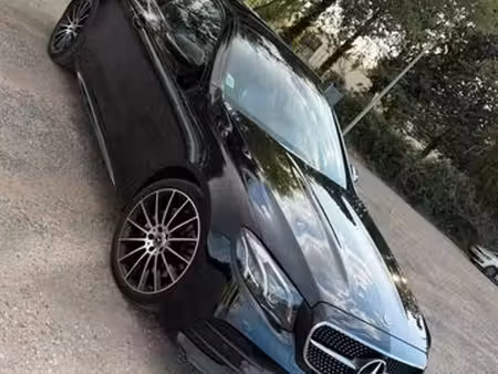Mercedes-Benz Classe E E 220 AMG Line