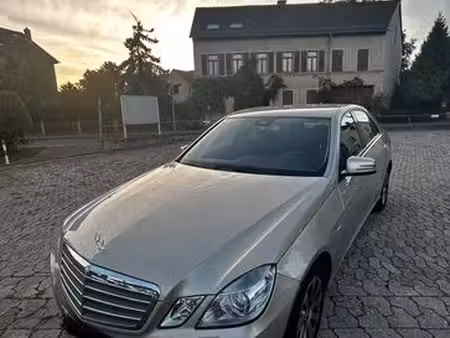 Mercedes-Benz Classe E E 220 2.1 150