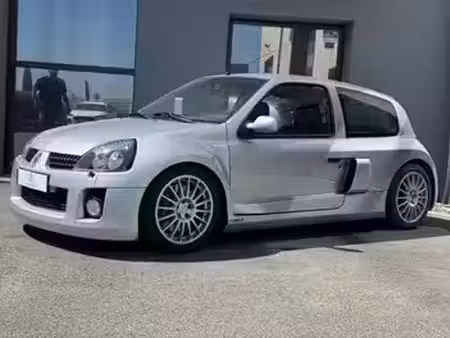 Renault Clio V6 3.0 230