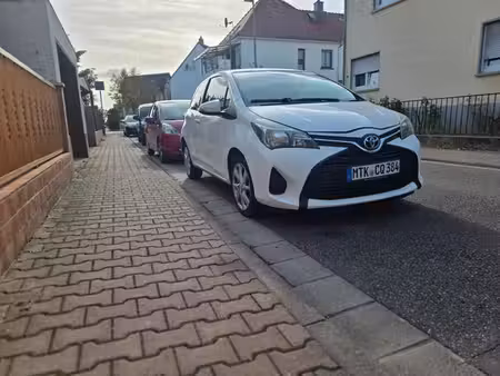 Toyota Yaris 1.4 90 L