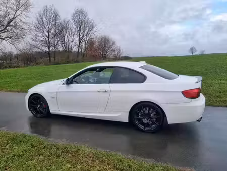 BMW Série 3 330i 3.0 272