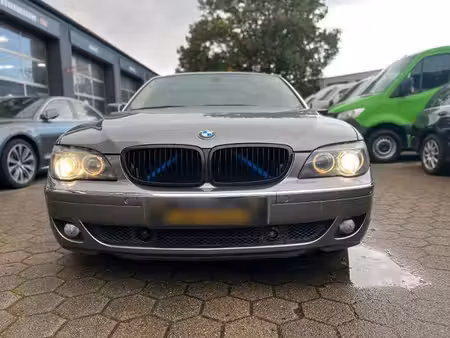 BMW Série 7 750i V8 4.8 367