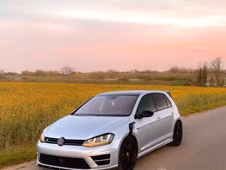 Volkswagen Golf R 2.0 TSI 300 4Motion