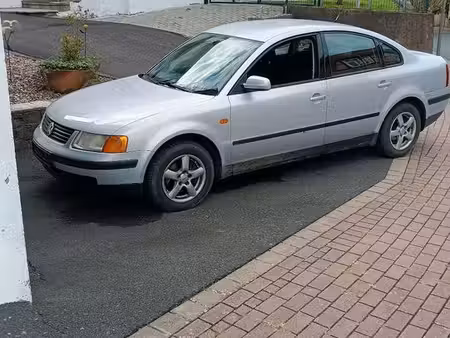 Volkswagen Passat 1.8 125 Confortline