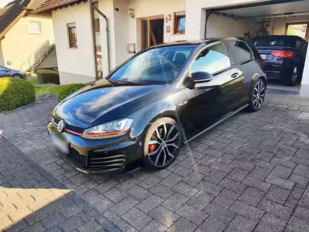 Volkswagen Golf GTI 2.0 TSI 230 Performance