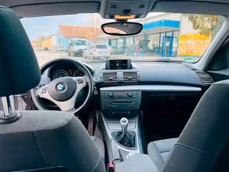 BMW Série 1 118d 2.0 122