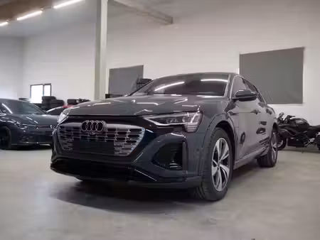 Audi Q8 55 408 S line quattro