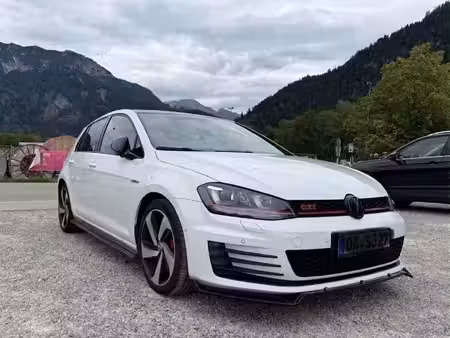 Volkswagen Golf GTI 2.0 TFSI 230 Performance