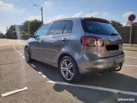 Volkswagen Golf 2.0 TDI 140