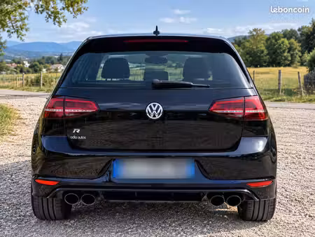Volkswagen Golf R 2.0 TSI 300 4Motion