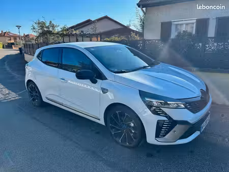 Renault Clio E-Tech 1.6 145 Esprit Alpine