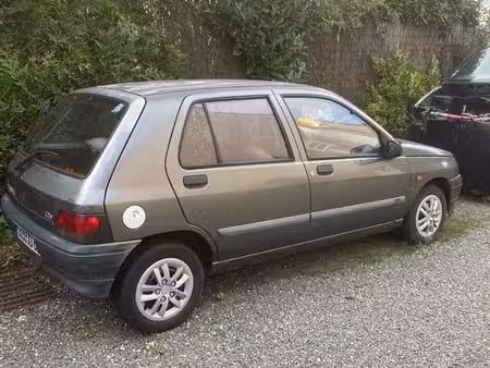 Renault Clio 1.9 D 65