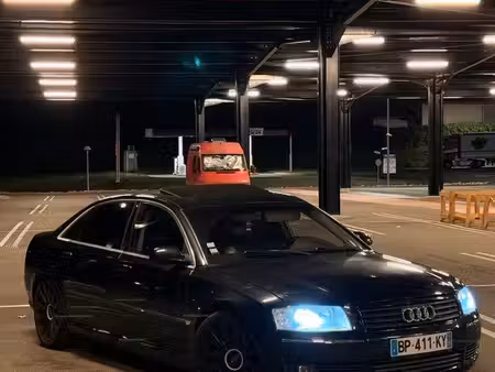 Audi A8 V8 4.2 335 quattro