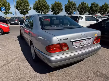 Mercedes-Benz Classe E E 300 V6 3.0 177