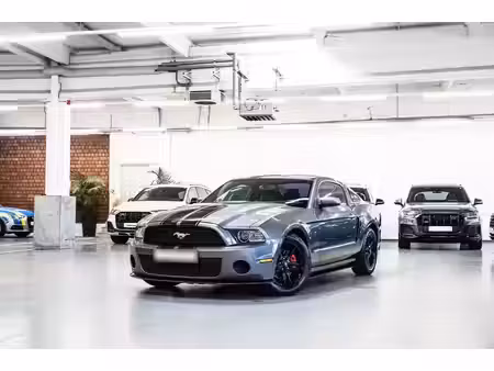 Ford Mustang Fastback V6 3.7