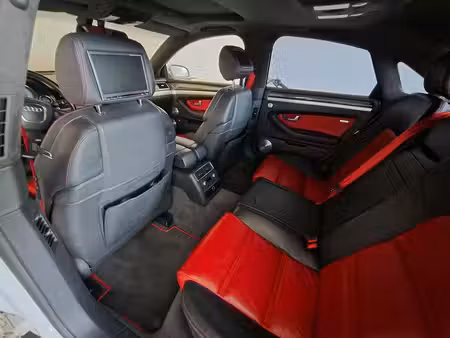 Audi A8 S8 V10 5.2 450 quattro