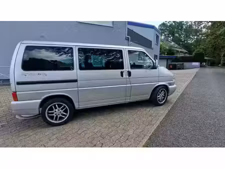 Volkswagen Transporter T4 2.5 TDI 102