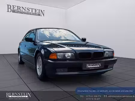BMW Série 7 750i V8 5.4 326