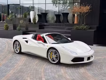 Ferrari 488 Spider 3.9 T 670