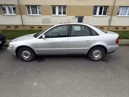 Audi A4 1.8 125