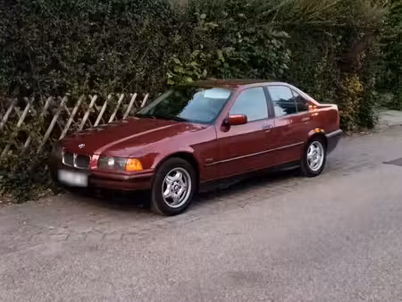 BMW Série 3 318i 1.8 115