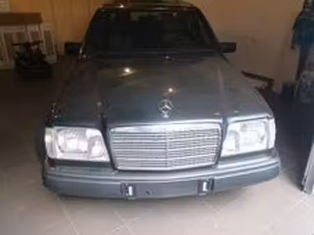 Mercedes-Benz Classe E E 200 136