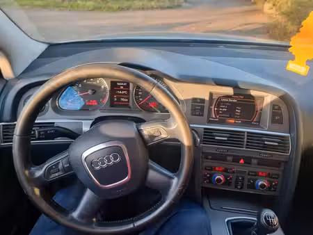 Audi A6 V6 2.4 177