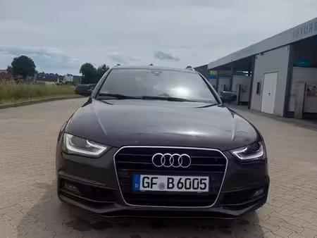 Audi A4 2.0 TDI 190 S line