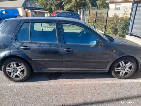 Volkswagen Golf 1.6 100