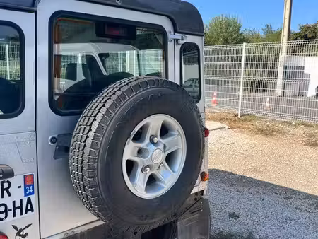 Land Rover Defender 2.5 122