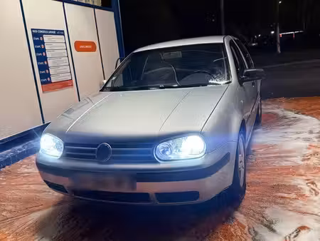 Volkswagen Golf 1.9 TDI 105