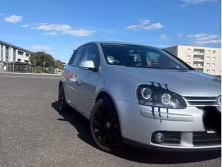 Volkswagen Golf 2.0 TDI 136