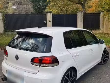 Volkswagen Golf GTI 2.0 TSI 210