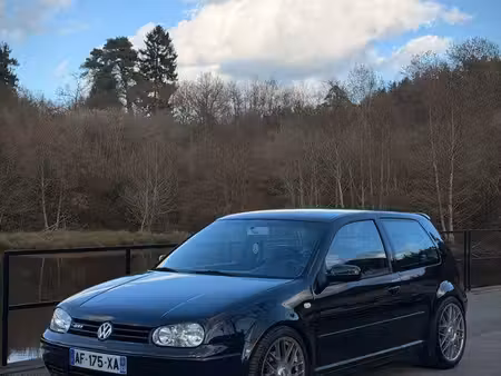 Volkswagen Golf 2.3 150
