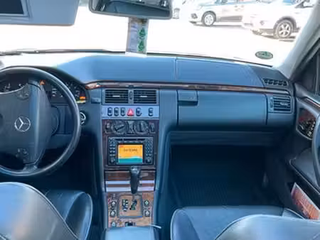 Mercedes-Benz Classe E E 320