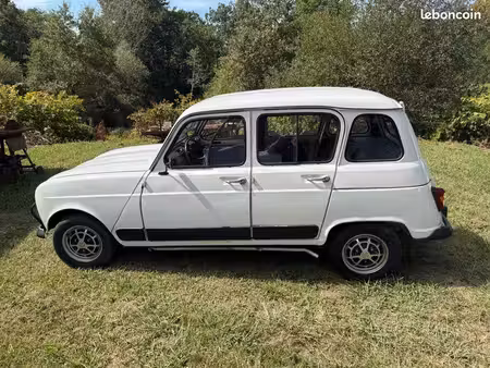 Renault R4 4L