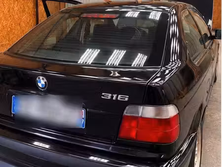 BMW Série 3 361i 1.6 102