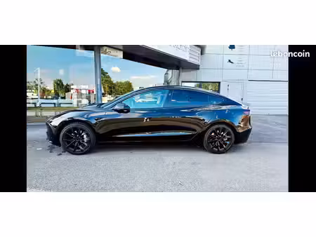 Tesla Model 3 275