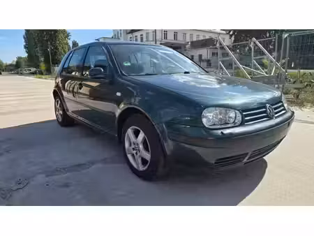 Volkswagen Golf 1.6 102 Base