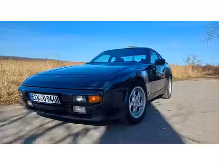 Porsche 944 