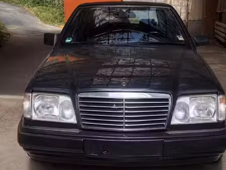 Mercedes-Benz Classe E E 200 136